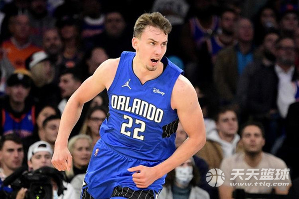 尤其与恩比 尤其与恩比