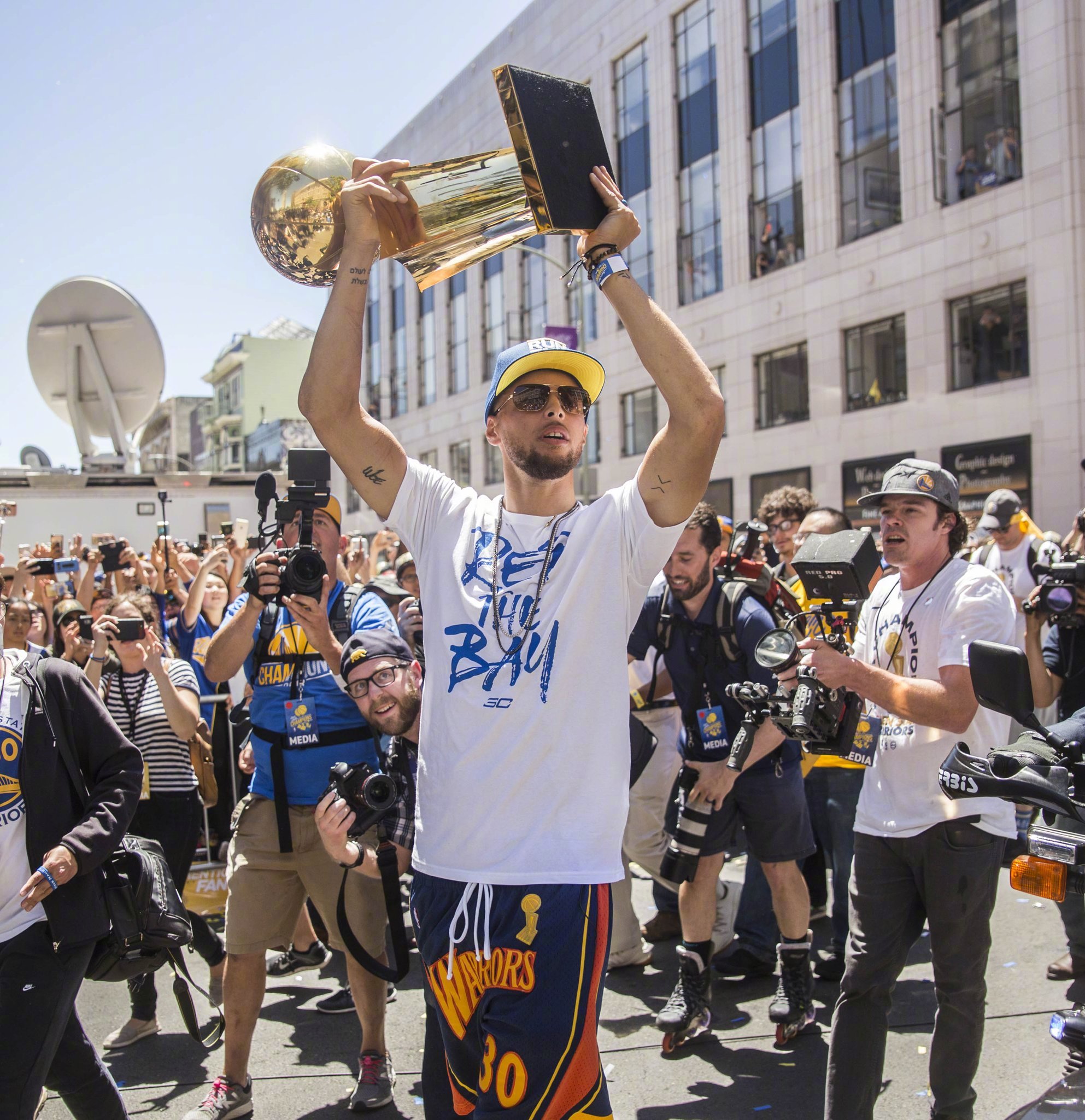 成阶段性波 成阶段性波